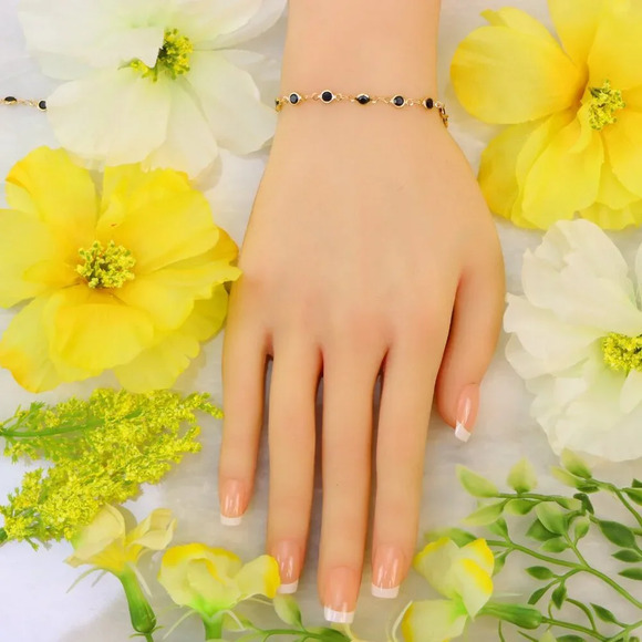 Minimalist Bracelet, Sleek & Modern Design, Women’s Fashion, YC110486-B - Picture 4 of 10